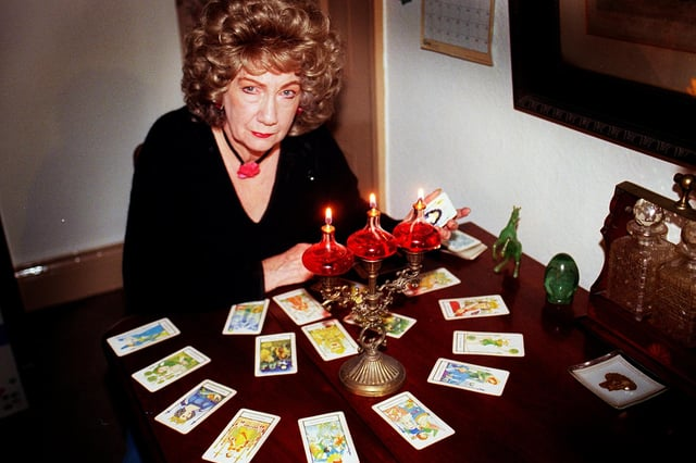 Patricia readin the Tarot